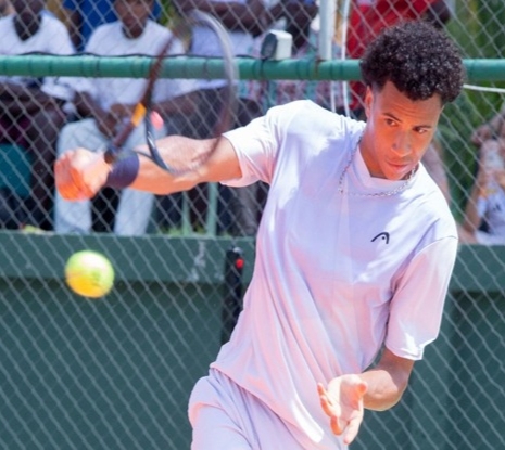 LE TENNIS IVOIRIEN CIBLE L&rsquo; AVENIR: LA FIT PISTE LE JEUNE ELIJAH SANOGO